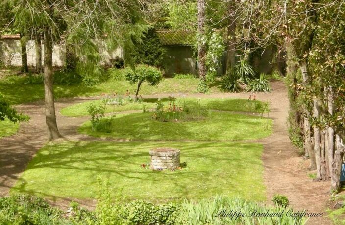 Maison de caractère à vendre à Fontenay-le-Comte (85) – 186 m², jardin, garage 4 voitures — photo 3
