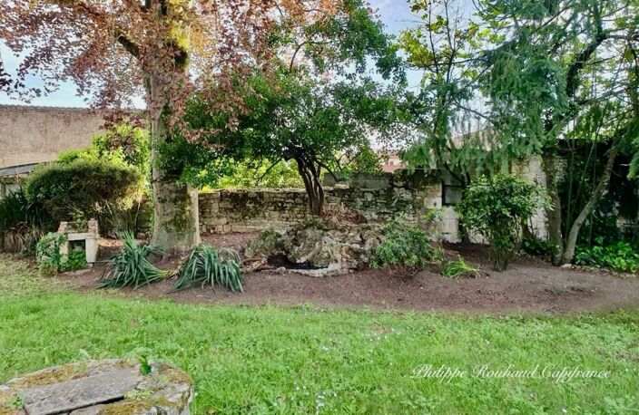 Maison de caractère à vendre à Fontenay-le-Comte (85) – 186 m², jardin, garage 4 voitures — photo 5