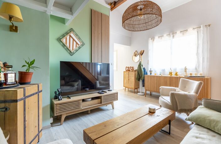 **AUBAGNE… COMME UNE MAISON… DUPLEX DE CARACTÈRE… 3 CHAMBRES… CHARME ET LUMINOSITÉ** — photo 2