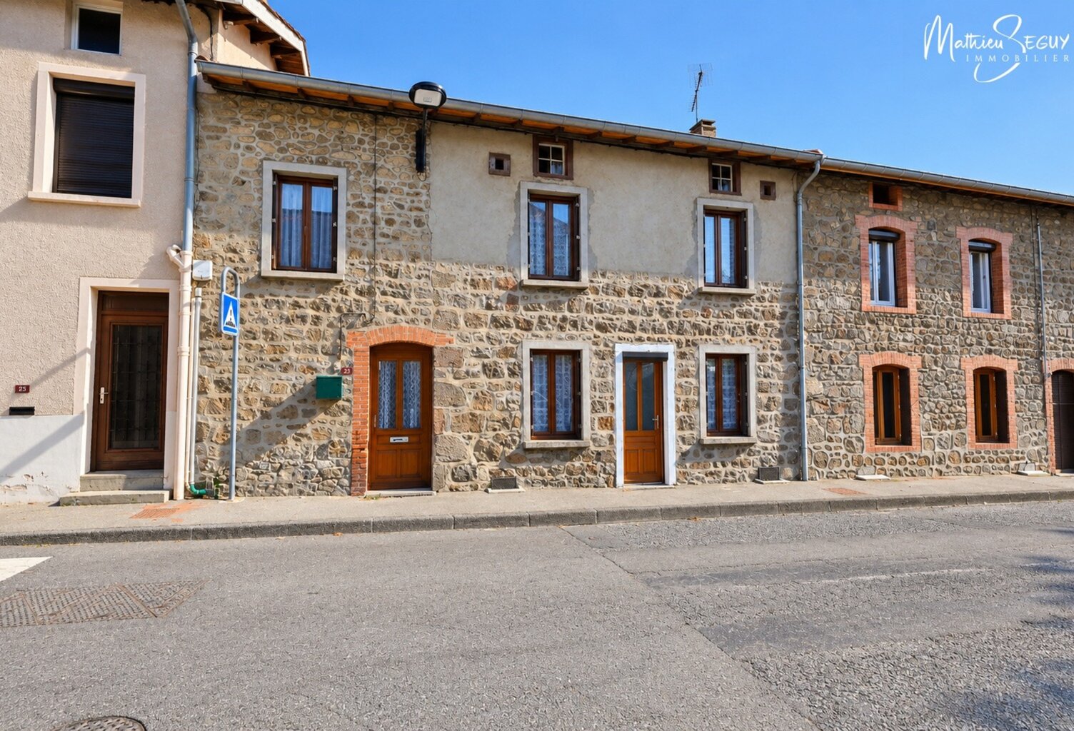 Maison de village P4 à vendre HAUTE-RIVOIRE (69) — photo 1