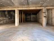 BOUJAN-SUR-LIBRON – REMISE VITICOLE 160 M² + MAISON ATTENANTE + COUR ET JARDIN — photo 3