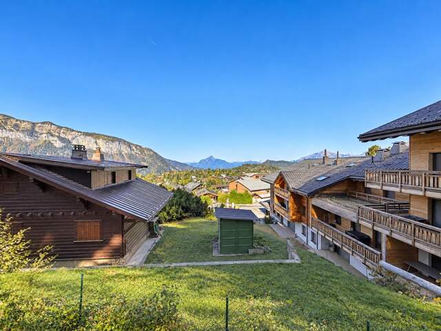 Appartement T3 avec grand jardin, cave et parking LES CARROZ D'ARACHES (74) — photo du bien
