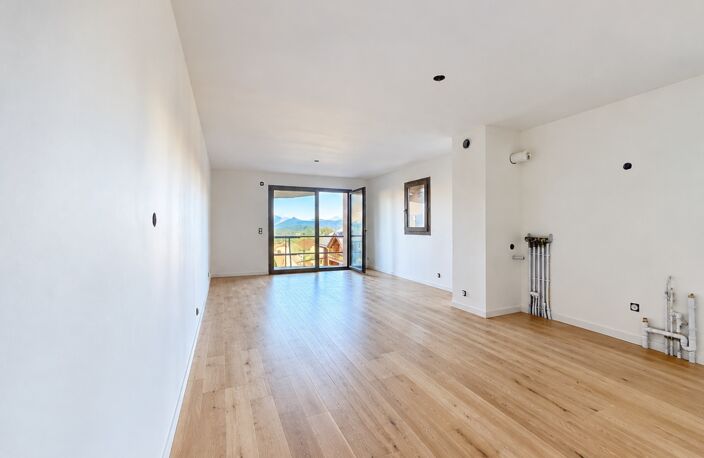 Appartement T3 avec grand jardin, cave et parking LES CARROZ D'ARACHES (74) — photo 3