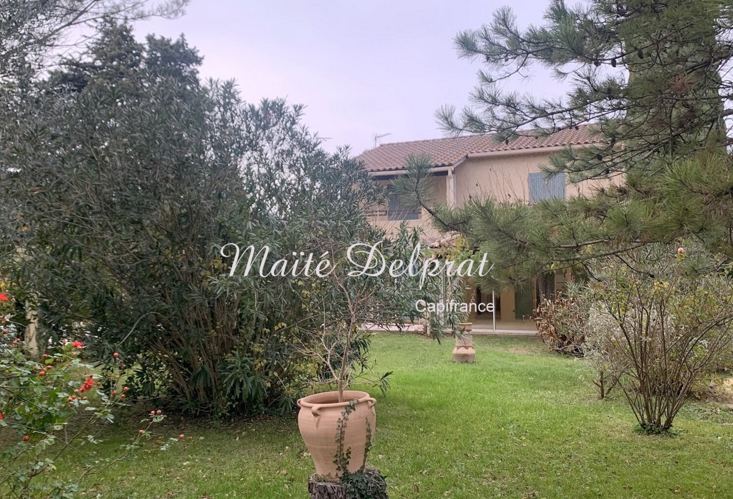 SARRIANS – MAISON FAMILIALE 200 M² AVEC PISCINE, 5 CHAMBRES ET DOUBLE GARAGE — photo 1