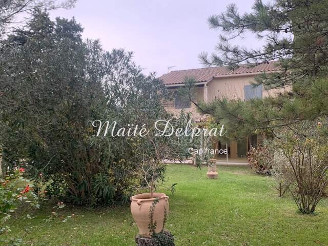 SARRIANS – MAISON FAMILIALE 200 M² AVEC PISCINE, 5 CHAMBRES ET DOUBLE GARAGE — photo du bien
