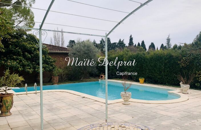 SARRIANS – MAISON FAMILIALE 200 M² AVEC PISCINE, 5 CHAMBRES ET DOUBLE GARAGE — photo 2