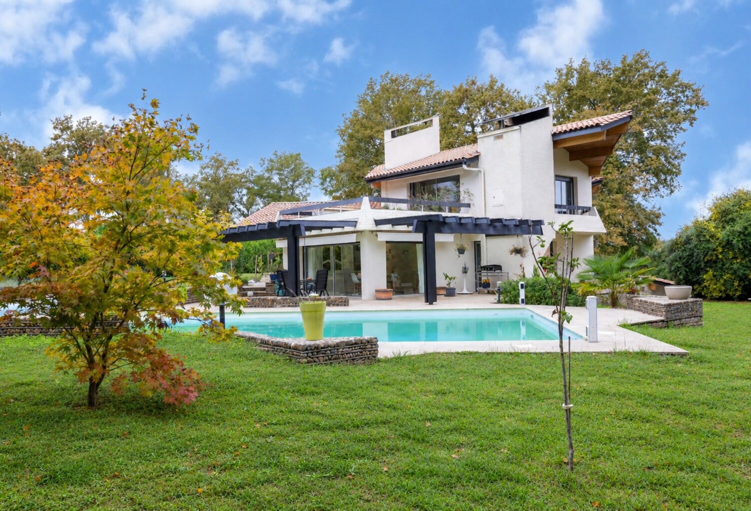 Proche de MONT DE MARSAN, ÉLEGANTE VILLA D'ARCHITECTE de 286M2 AVEC PISCINE ET PARC de 6 288 m² — photo 1