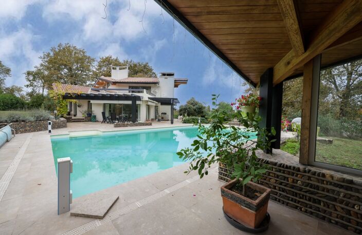 Proche de MONT DE MARSAN, ÉLEGANTE VILLA D'ARCHITECTE de 286M2 AVEC PISCINE ET PARC de 6 288 m² — photo 3