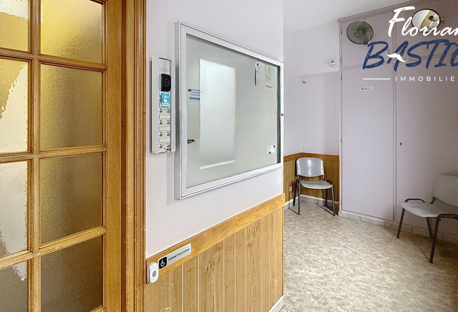 IMMEUBLE PROFESSIONNEL DE 250 M² – CABINET DE KINÉSITHÉRAPIE ÉQUIPÉ — photo 1
