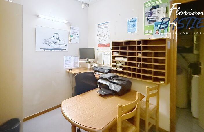 IMMEUBLE PROFESSIONNEL DE 250 M² – CABINET DE KINÉSITHÉRAPIE ÉQUIPÉ — photo 2