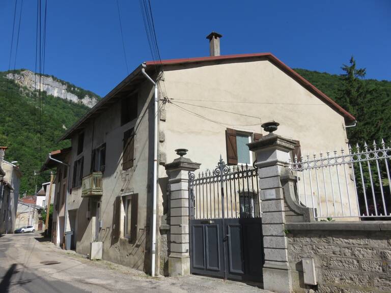 Maison à vendre 5 pièces CHALEY (01) de 100 m² plus terrain de 64 m² — photo 1