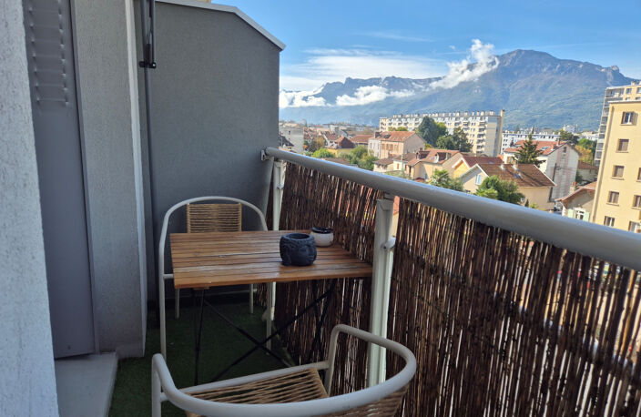 SAINT MARTIN D'HERES/ PERI-BROSSOLETTE T3 Lumineux Avec Balcon Vue Montagnes En étage — photo 2