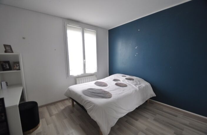 Maison à vendre 7 pièces SAINT GERMAIN DES PRES (49), grande maison familiale rénovée, 5 chambres, jardin, garage-atelier — photo 4