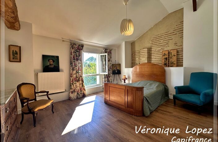Feugarolles, belle longère en pierre rénovée de 289m² habitables avec jardin, piscine, atelier, séchoir à tabac — photo 3