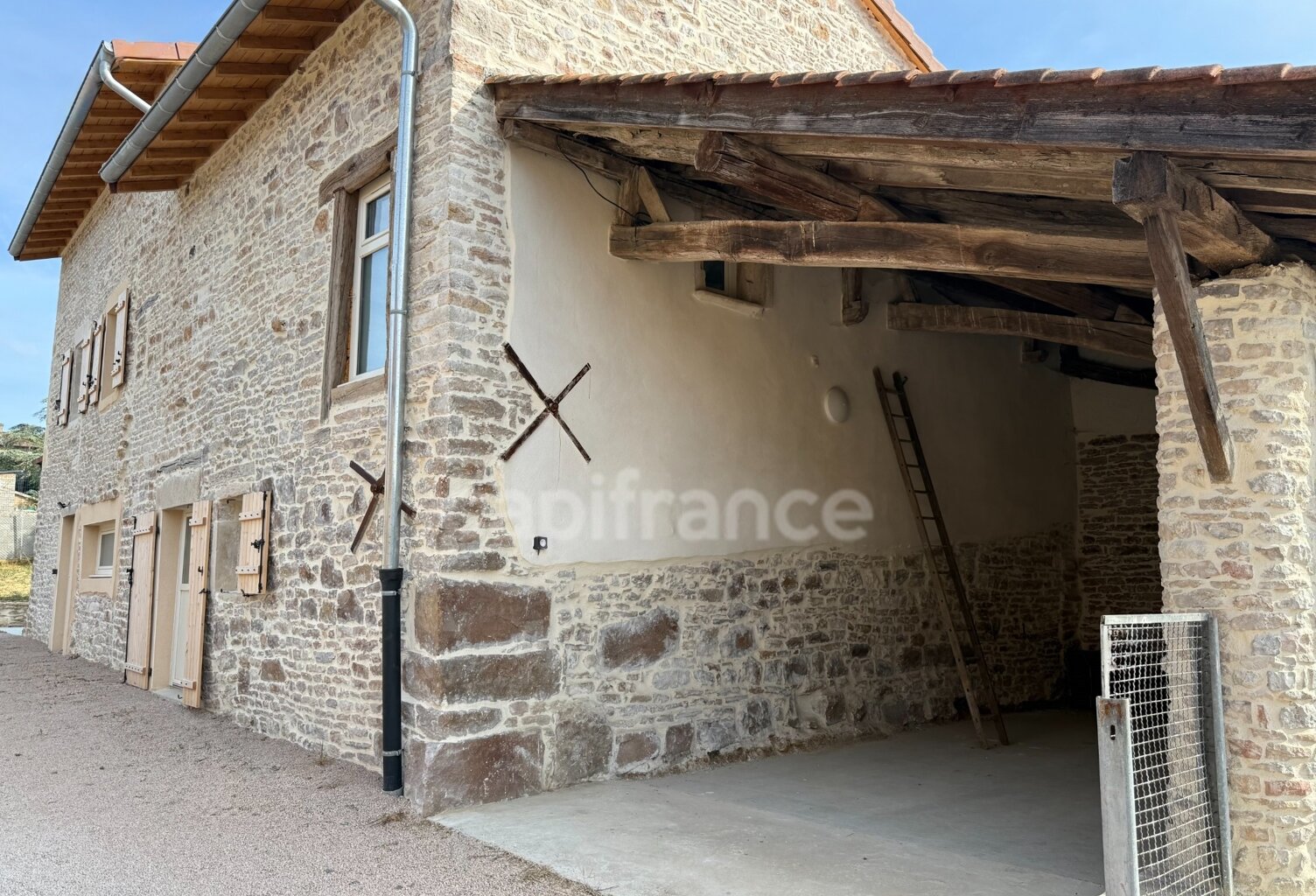 Le charme de l’ancien, le confort du moderne – Maison rénovée de 124 m² à Saint-Maurice-de-Satonnay — photo 1