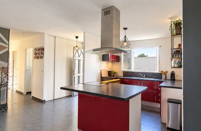 Maison à vendre 4 pièces à Benon - Axe 4 voies reliant La Rochelle / Niort — photo 2