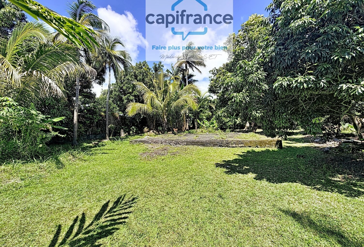 TERRAIN 1 270 M² AVEC PERMIS DE CONSTRUIRE POUR 2 MAISONS ! (974) SAINTE-ANNE — photo 1
