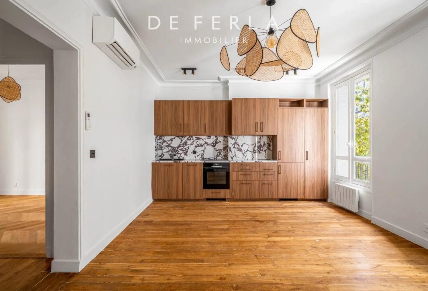 EXCLUSIVITÉ – BOULEVARD RASPAIL – APPARTEMENT RÉNOVÉ – CHARME DE L'ANCIEN — photo 1