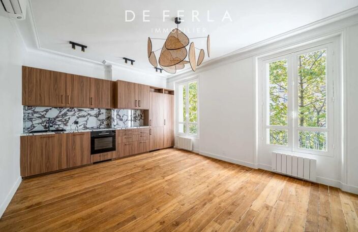 EXCLUSIVITÉ – BOULEVARD RASPAIL – APPARTEMENT RÉNOVÉ – CHARME DE L'ANCIEN — photo 2