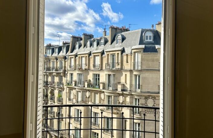 PARIS 15ème – VAUGIRARD – APPARTEMENT FAMILIAL DE 113M² AVEC BALCON — photo 2