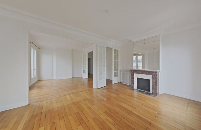 PARIS 15ème – VAUGIRARD – APPARTEMENT FAMILIAL DE 113M² AVEC BALCON — photo 3