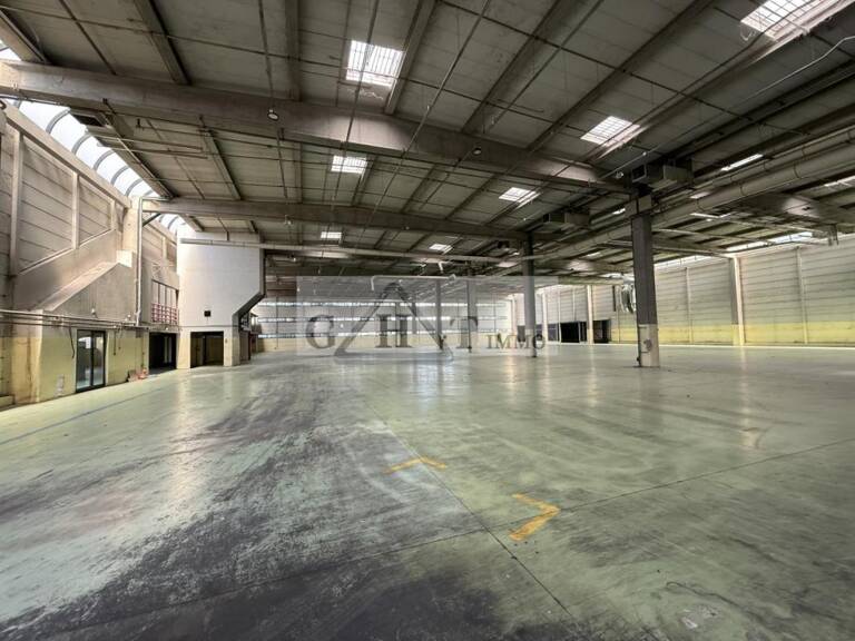 EXCLUSIVITE 3500 m² entrepot bureaux à vendre à LOGNES — photo 1