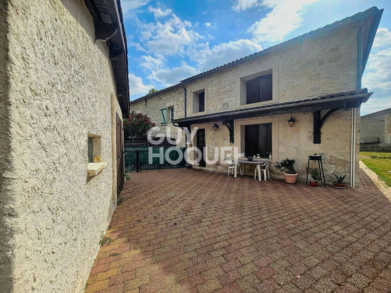Maison en pierres avec double garages — photo 1
