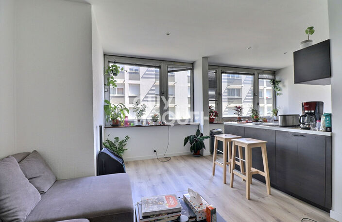 T5 traversant de 90m² - Quai du Rhône / Général Frère — photo 3