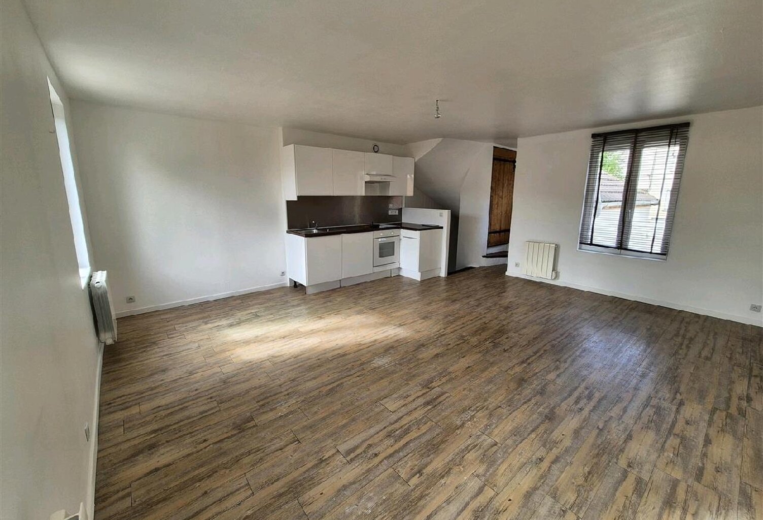 Location appartement 3 pièces 54 m² à Viarmes (95270) — photo 1