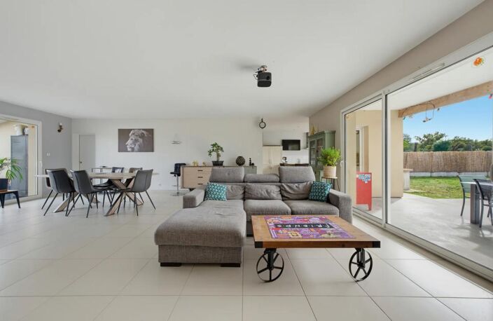 Maison de 8 pièces d’environ 160 m² à Saint-Denis-de-Pile — photo 3