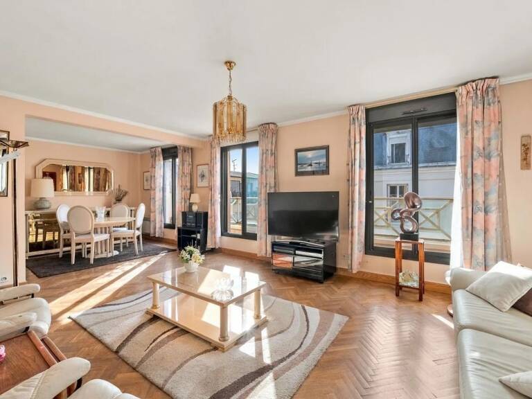 Appartement de 5 pièces de 112 m² à Saint-Maurice — photo 1