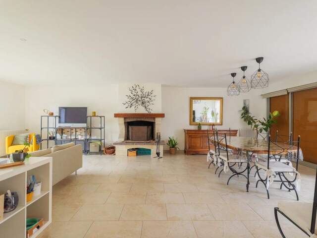Maison 6 pièces de 161 m² à Ormesson-sur-Marne — photo du bien