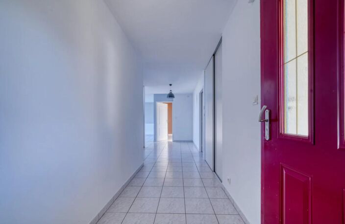 Maison de 6 pièces de 154 m² à Saint-Pierre-d'Amilly — photo 4