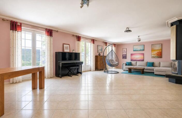 Maison de 7 pièces de 202 m² située à Gagny — photo 2