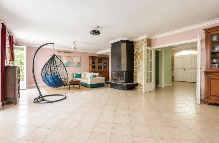 Maison de 7 pièces de 202 m² située à Gagny — photo 3