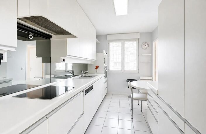 🏡 LYON 8ᵉ – MAISON DE LA DANSE – APPARTEMENT 5 PIÈCES – 107 M² – 2 TERRASSES – GARAGE – CAVE — photo 3