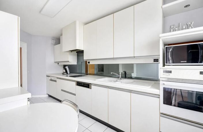 🏡 LYON 8ᵉ – MAISON DE LA DANSE – APPARTEMENT 5 PIÈCES – 107 M² – 2 TERRASSES – GARAGE – CAVE — photo 4