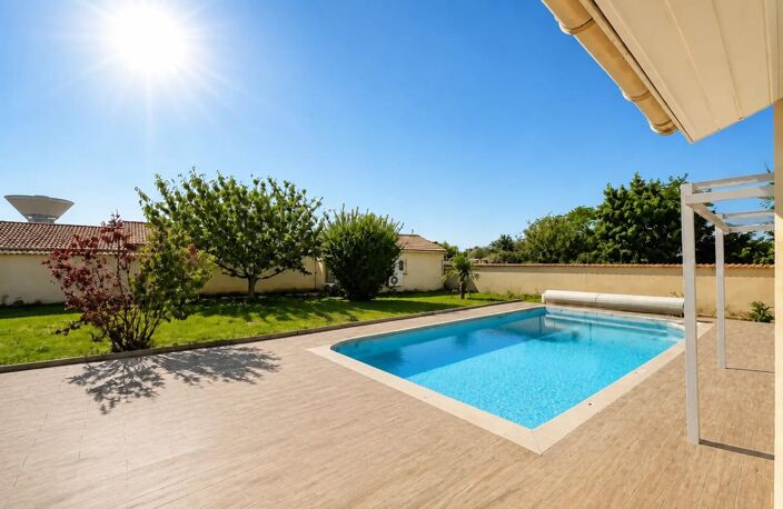 Maison de 6 pièces de 130 m² à Lapeyrouse-Mornay — photo 4