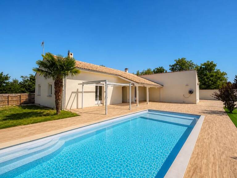 Maison de 6 pièces de 130 m² à Lapeyrouse-Mornay — photo 1
