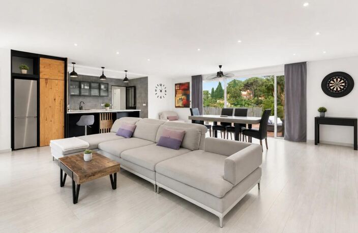 Maison de 6 pièces de 160 m² à Sanary-sur-Mer avec piscine — photo 2