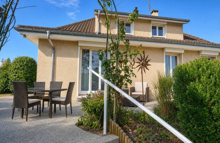 Maison de 6 pièces de 145 m² et d'un sous sol de 105m2 aux Echets (Miribel) — photo 4