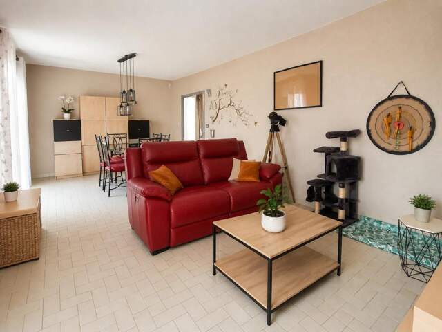 Maison de 6 pièces de 145 m² et d'un sous sol de 105m2 aux Echets (Miribel) — photo du bien