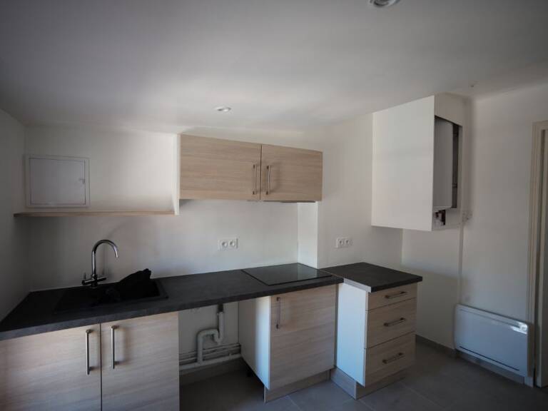 Appartement très agréable entièrement rénové au coeur du village au calme — photo 1