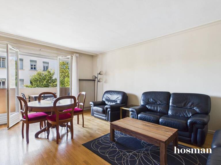 Appartement 4 pièces de 91 m² Carrez avec balcon de 8m2 et garage - Rue Frédéric Mistral/Place des Maisons Neuves — photo 1