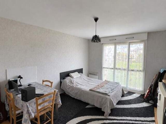 Appartement À Vendre — photo du bien