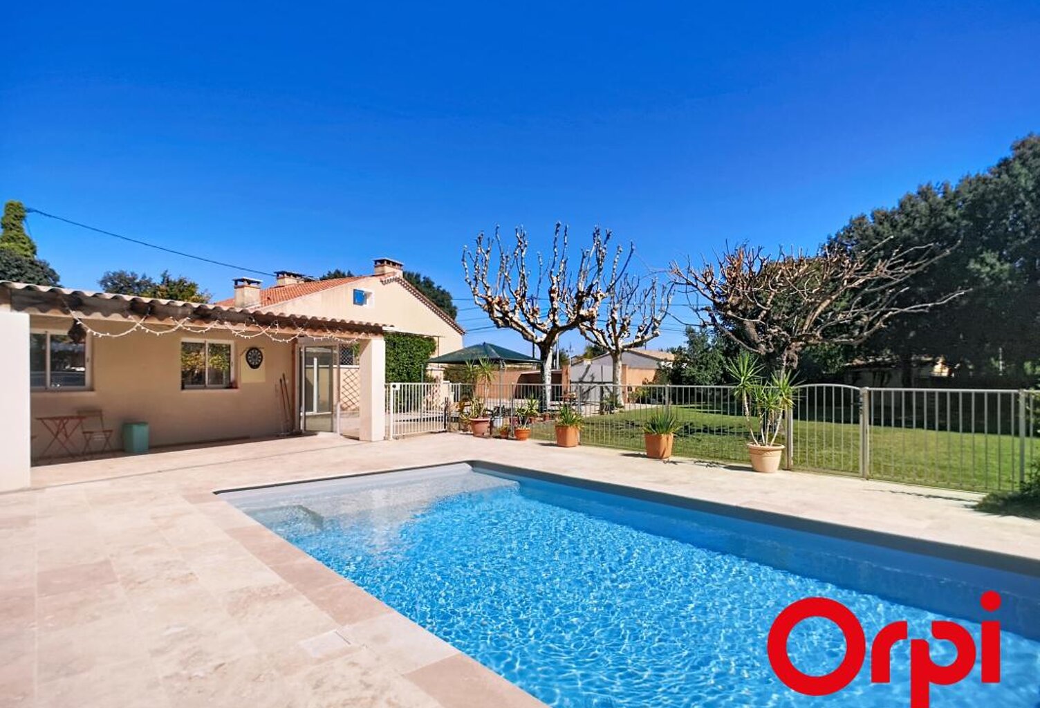 Maison familiale des années 50 avec piscine sur 1 200 m² de terrain — photo 1