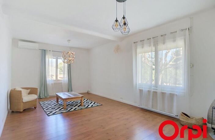 Maison familiale des années 50 avec piscine sur 1 200 m² de terrain — photo 4