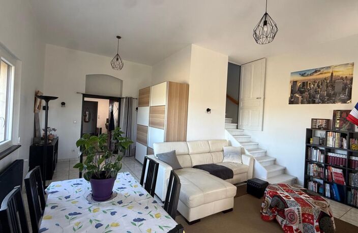Maison À Louer SAINT-GERMAIN-NUELLES – LOCATION MEUBLEE. Maison de 108,53 m² avec jardin et stationnements — photo 4