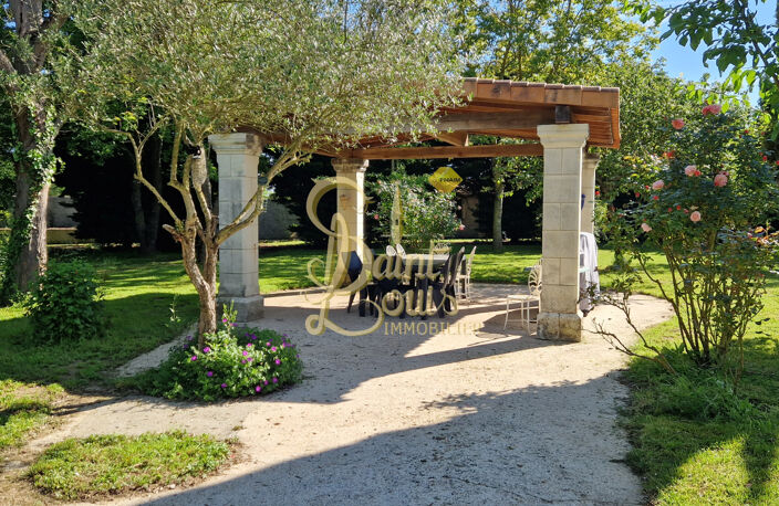 DEMEURE DE CHARME - 5 CHAMBRES - DEPENDANCES - JARDIN - ACCE — photo 2