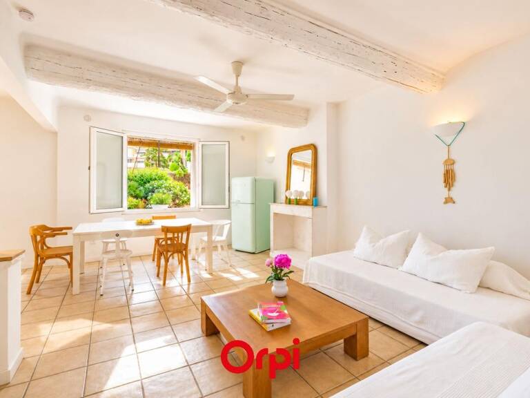 Bandol Appartement À Vendre T3 au cœur du village Le calme au centre de tout — photo 1